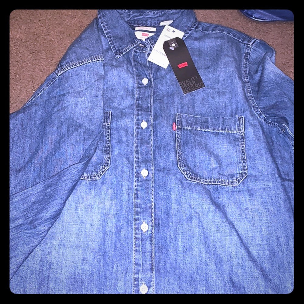 Levi’s boyfriend fit denim shirt